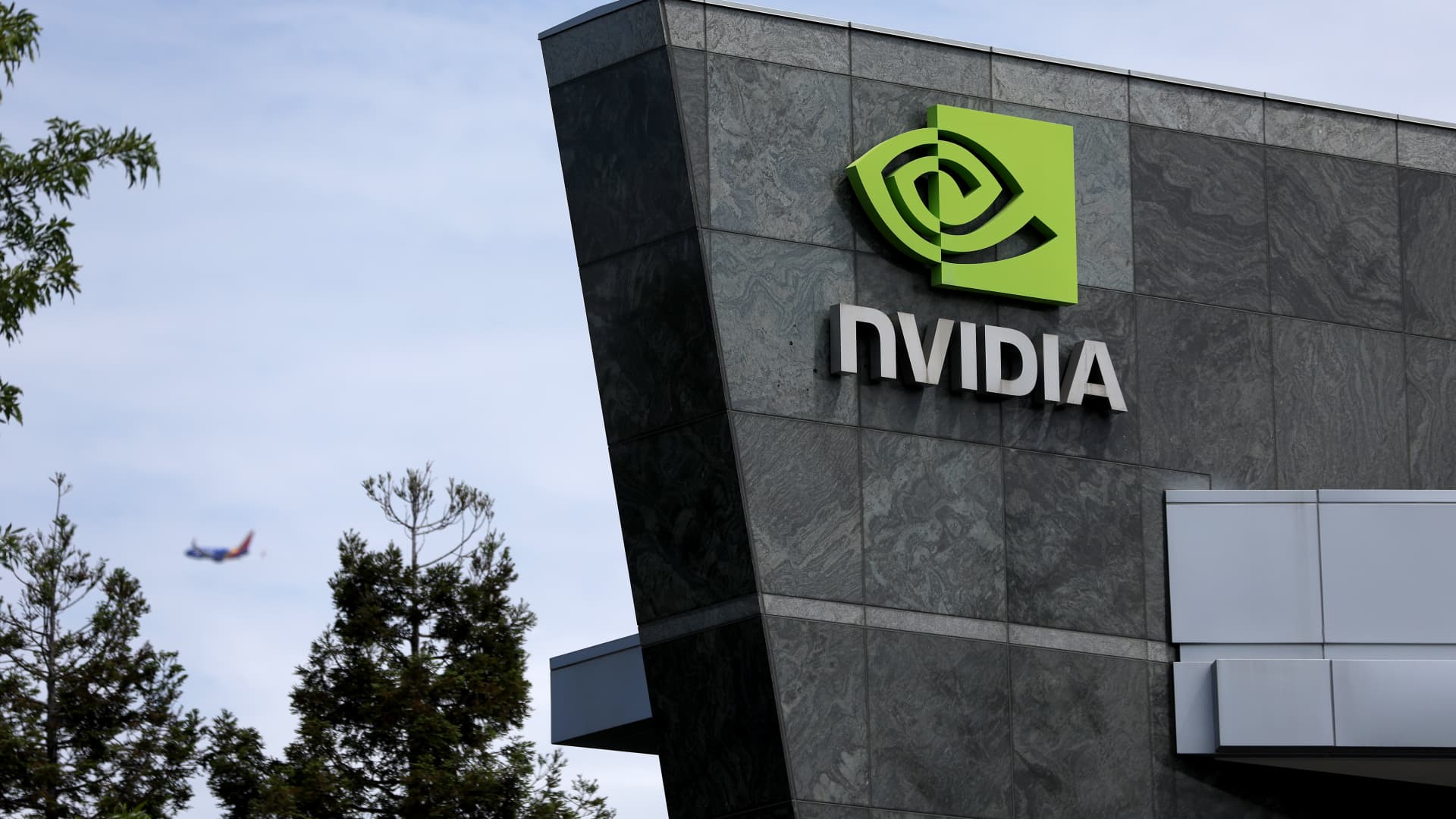 Nvidia earnings scare away AMD, Intel investors as legacy chipmakers lose ground in AI