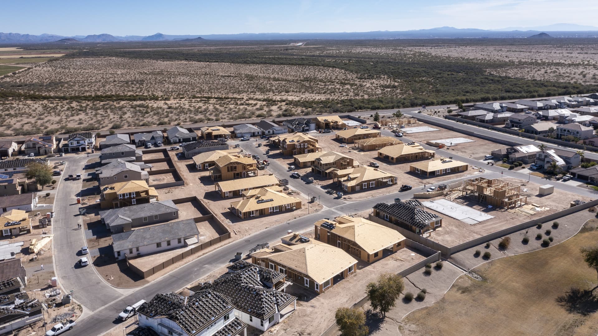 Arizona units limits on development round Phoenix as groundwater dwindles