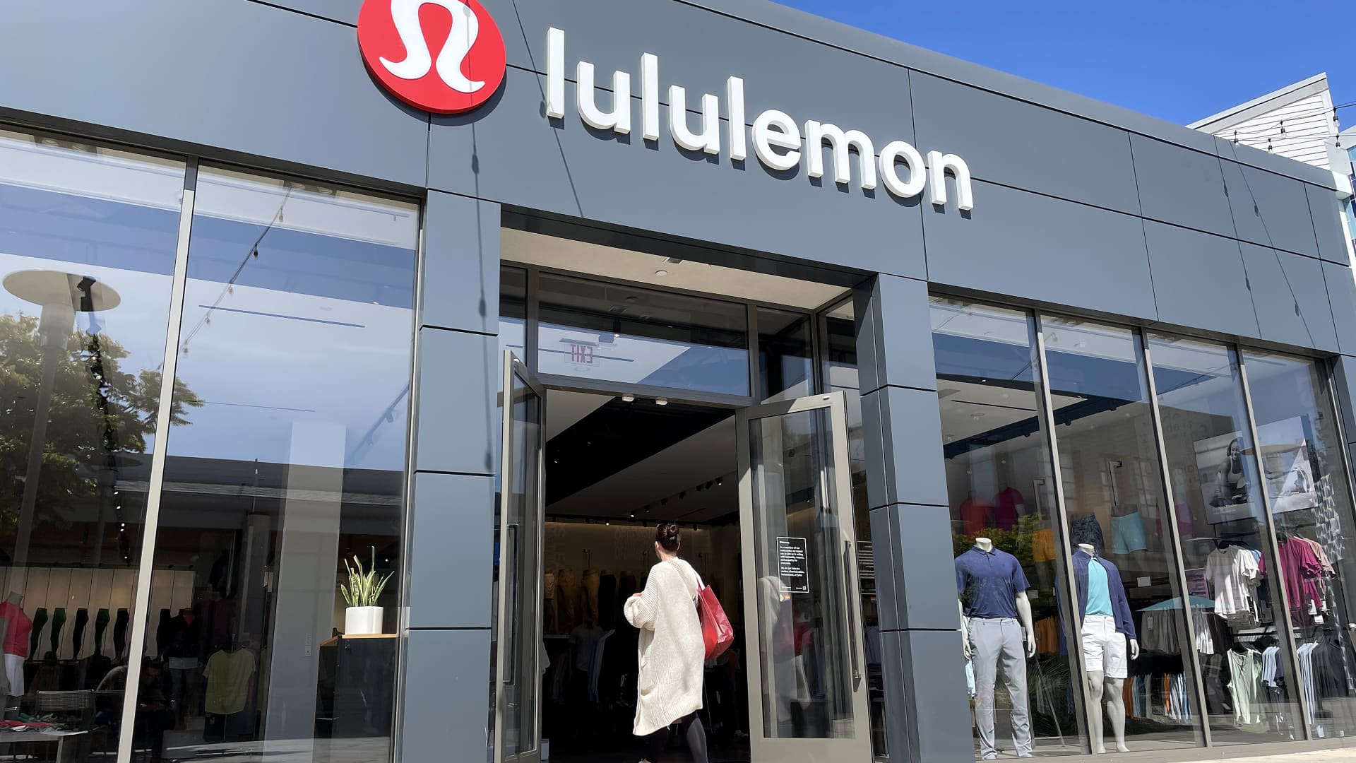 Lululemon sees sales and profit jump 18%, boosts full-year guidance - CNBC