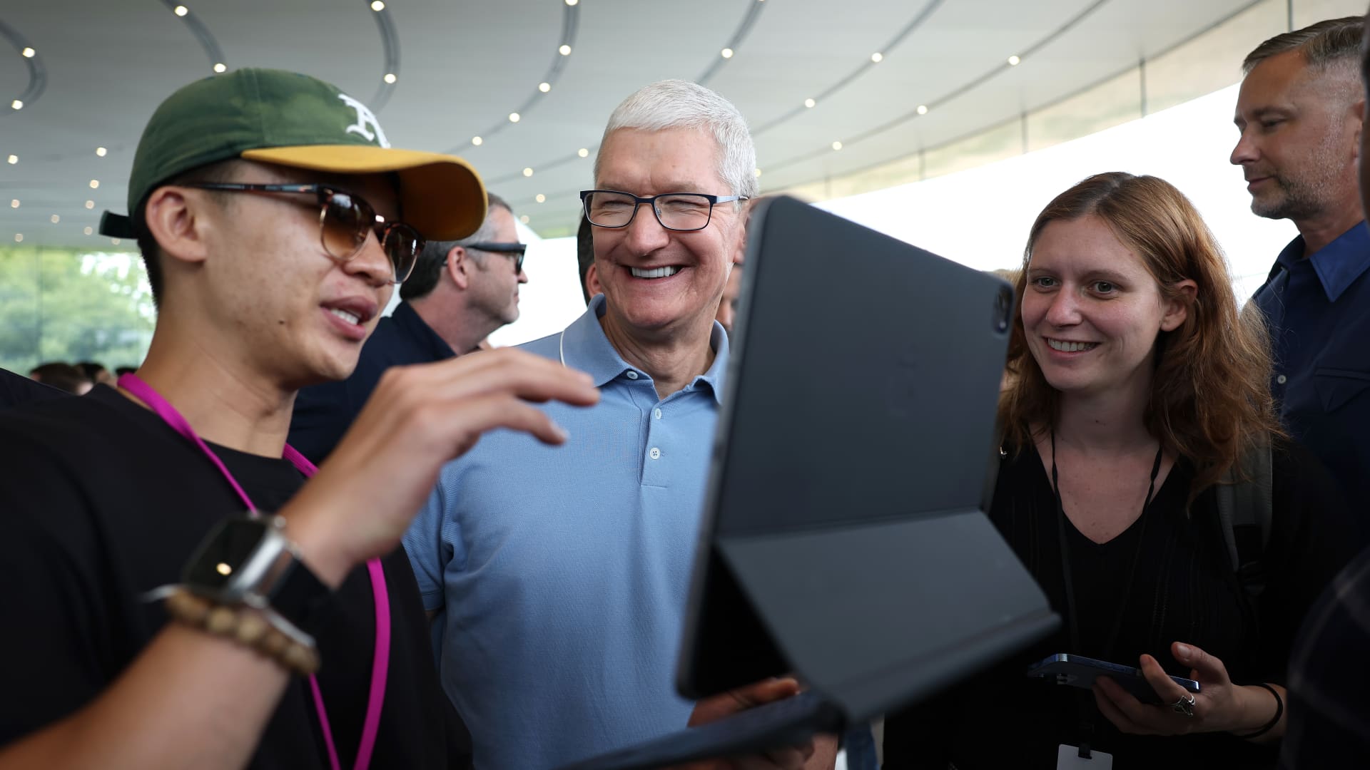 Apple hits record high one week after announcing Vision Pro VR headset 