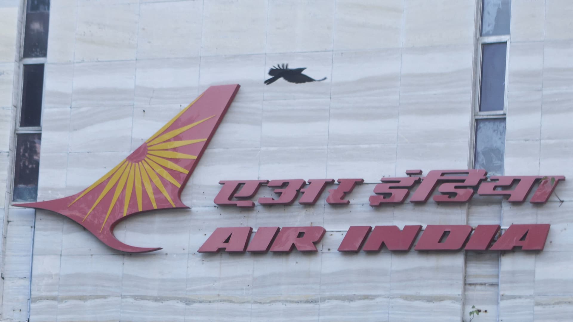 Air India plane from Delhi to San Francisco lands in Russia after engine problem