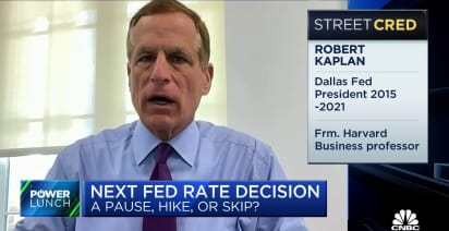 The Fed should take a hawkish pause in June meeting, says fmr. Fed President Robert Kaplan