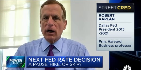 The Fed should take a hawkish pause in June meeting, says fmr. Fed President Robert Kaplan