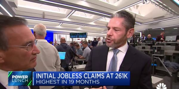 Initial jobless claims hit 261K, highest level in 19 months