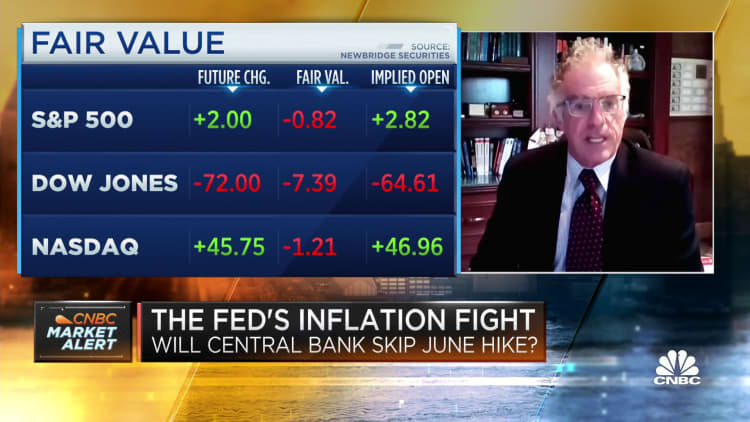 Former Fed Governor Frederic Mishkin explains why the Fed shouldn't pause rate hikes next week