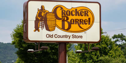 Cramer says he likes Cracker Barrel, but investors should wait before buying