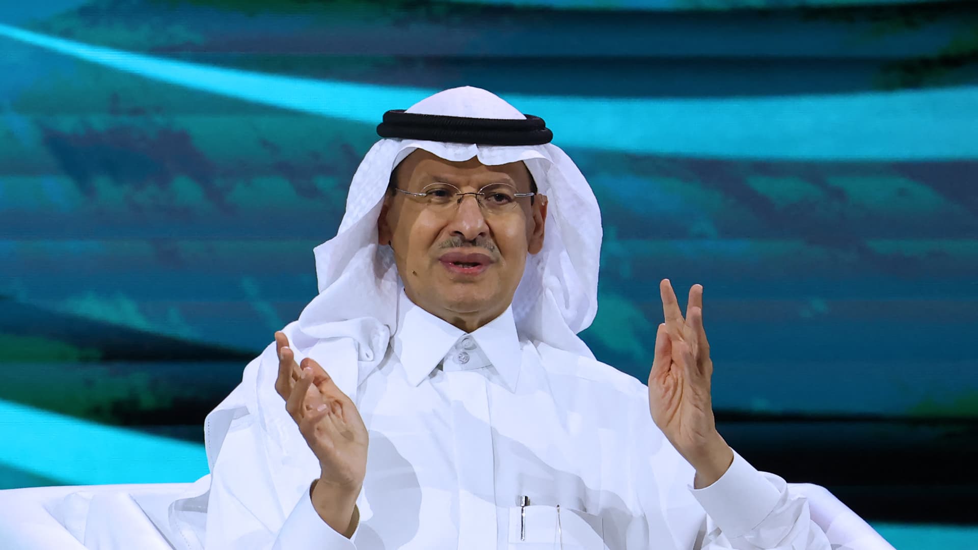 Saudi energy minister says latest Riyadh-Moscow oil cuts showed unity with Russia