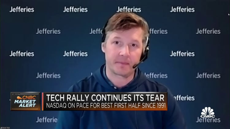 Oracle 'multiple years late' in A.I. race despite post-earnings surge, says Jefferies' Brent Thill