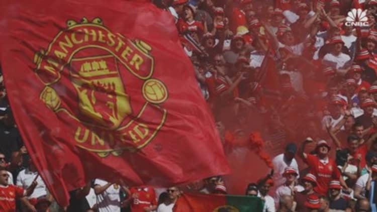 Manchester United shares spike on Qatar takeover bid