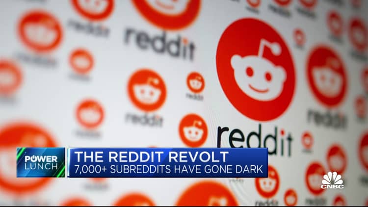 Thousands of Reddit pages go black as protests against company's new third-party app policy