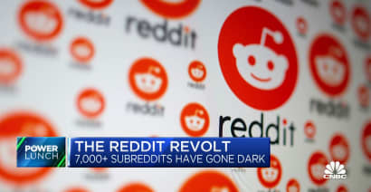 Thousands of Reddit pages go dark in protest over company's new third-party app policy
