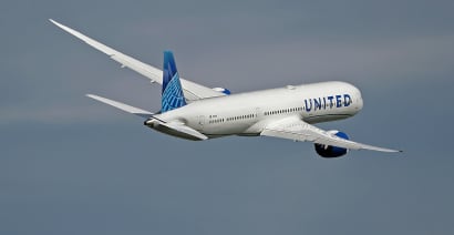 United asks pilots to take unpaid time off, citing Boeing's delayed aircraft 