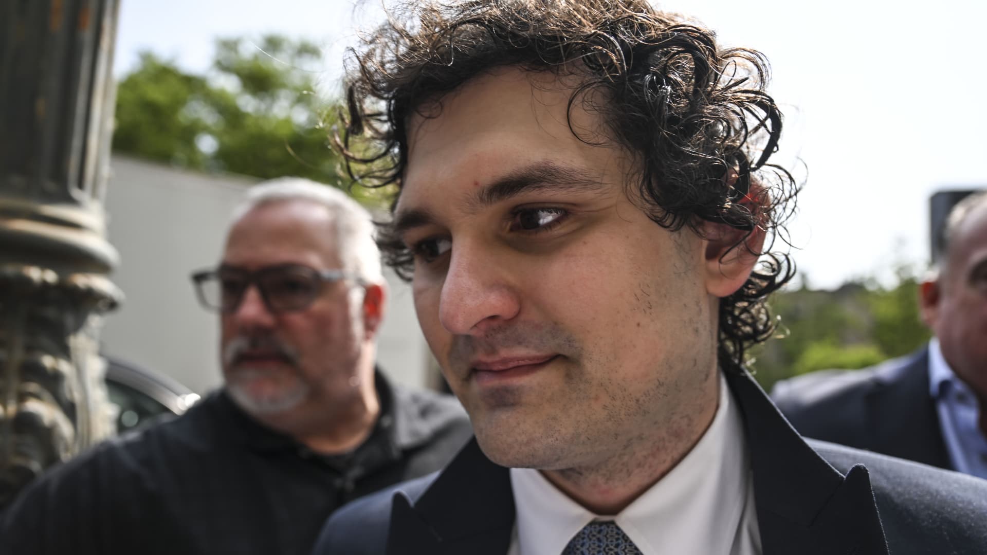 Prosecutors ask federal judge to jail Sam Bankman-Fried over witness tampering