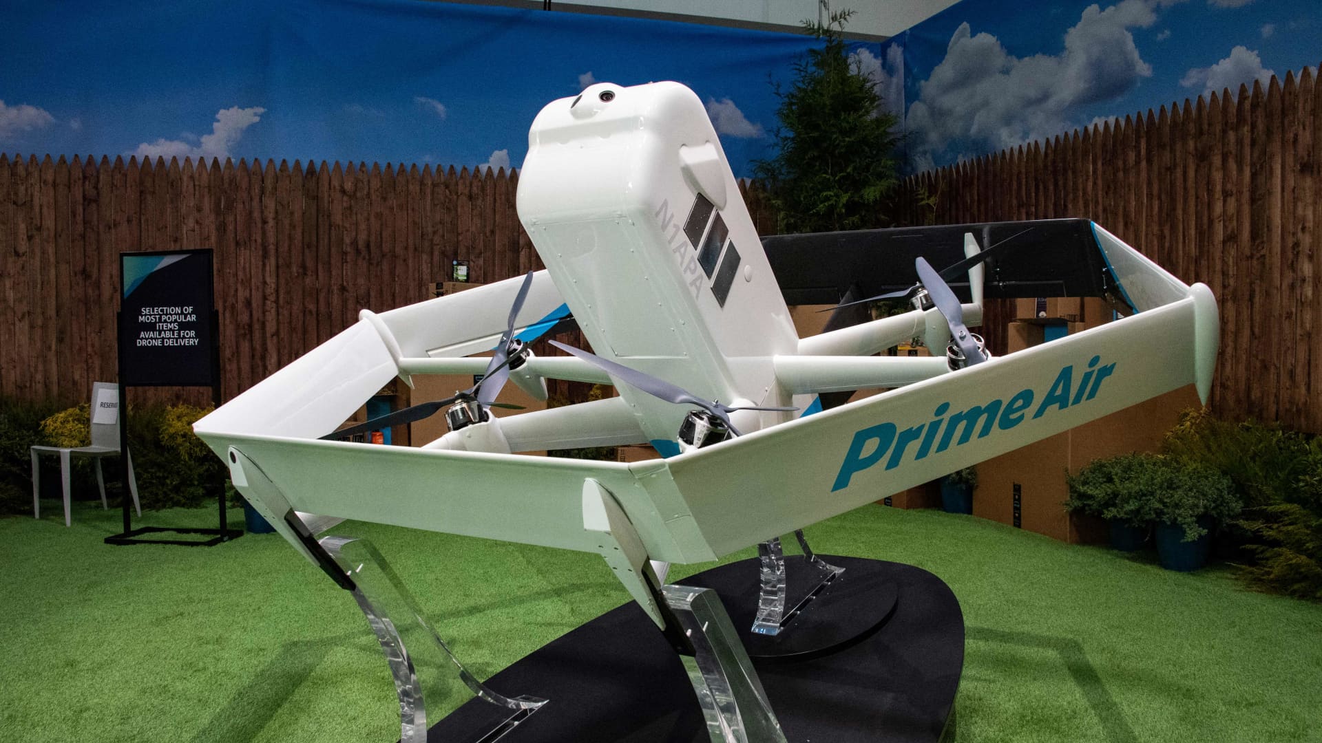 The Amazon drone delivery manager who oversaw FAA relations is leaving