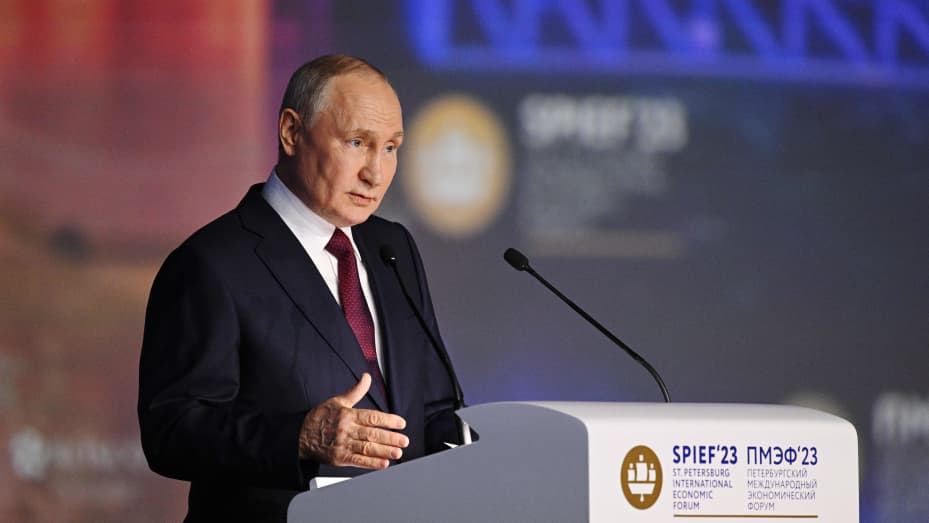 Putin extols Russian economic performance, defends military spending