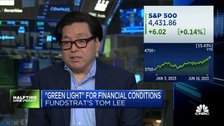 Fundstrat's Tom Lee: We're not falling into a recession, we are slipping into an expansion