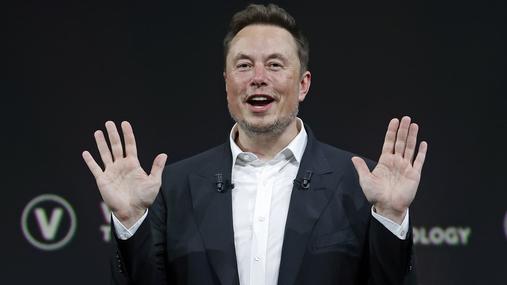 Tesla books record revenue of .9 billion with margin declining after price cuts