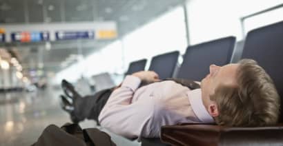 Serving 'lunch' before midnight — and other ways airlines can reduce jet lag