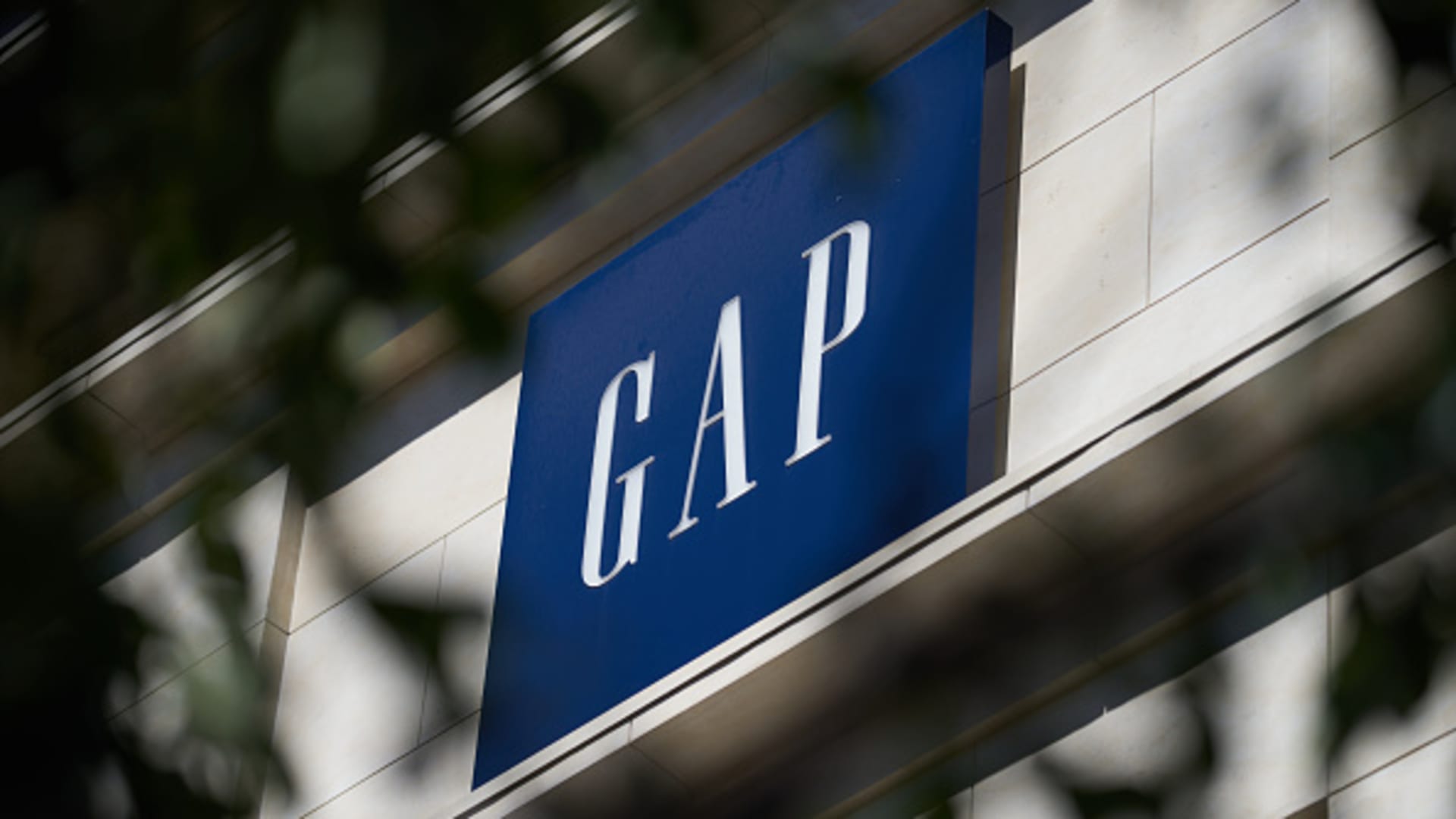 Gap shares soar on sales, earnings beat despite muted holiday forecast against uncertain backdrop