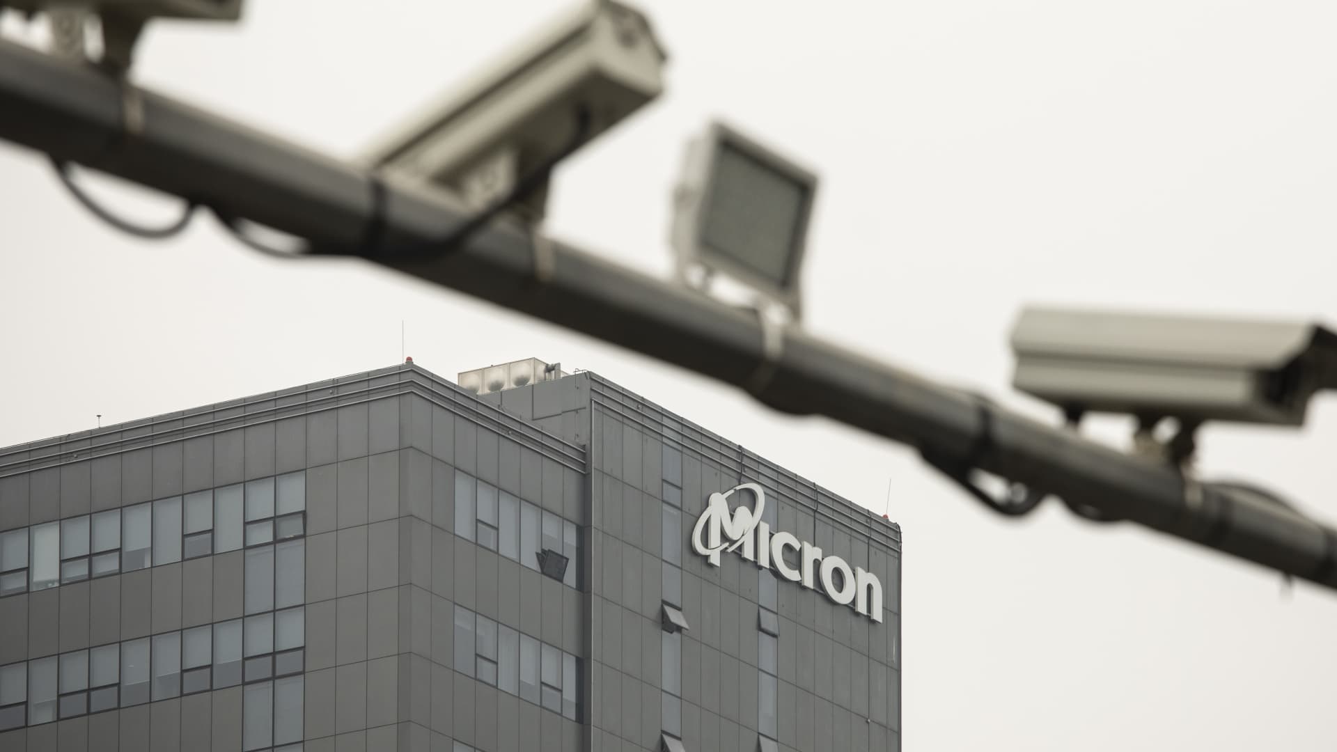 Shares making the most important strikes after hours: Micron, Peloton, Jefferies and extra