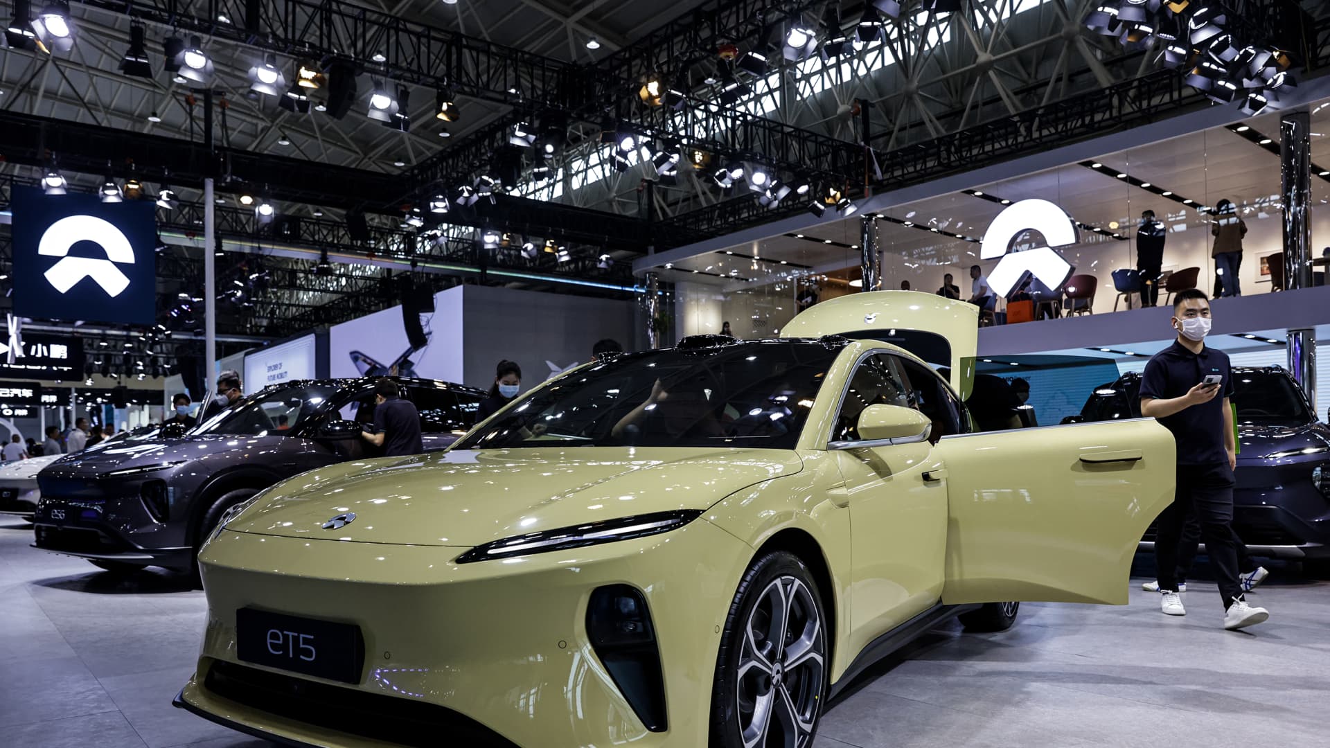 China’s EV carmaker Nio jumps 4% after reporting narrower-than-expected losses