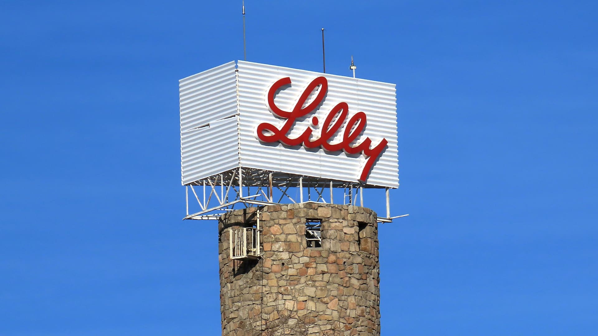 FDA approves Eli Lilly’s tirzepatide for weight loss, paving way for wider use of blockbuster drug