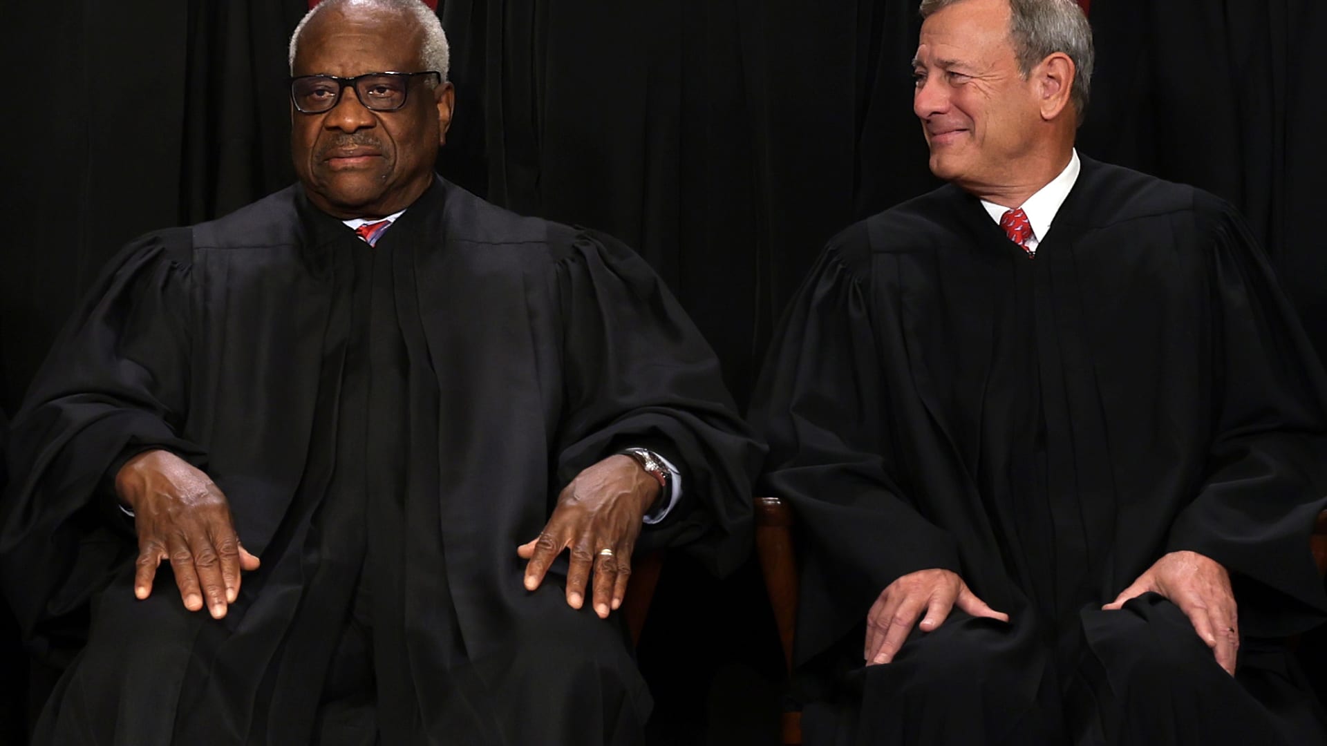 Democratic lawmakers seek Supreme Court investigation into Clarence Thomas
