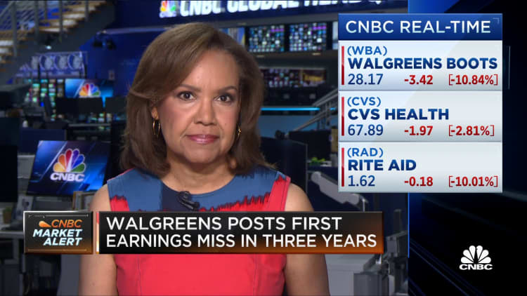Walgreens posts first earnings miss in three years