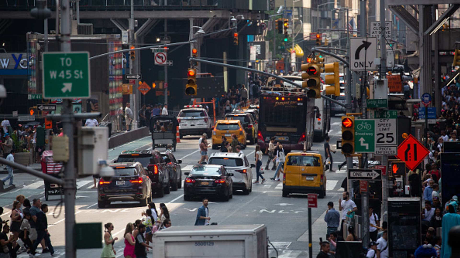 New York Gov. Hochul touts NYC as first U.S. city to move forward with traffic congestion pricing