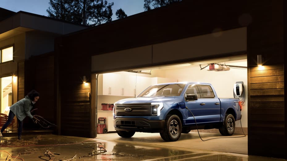 Ford's all electric F-150 Lightning offers bidirectional charging, allowing customers to use the truck's EV battery to power their home.