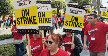 Thousands of Southern California hotel workers begin strike