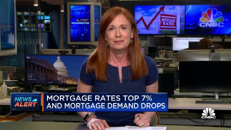 Average rate on 30-year mortgage jumps 14 points to 7.22% after strong ADP jobs report