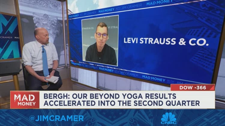 Levi Strauss CEO Chip Bergh gaat één-op-één met Jim Cramer