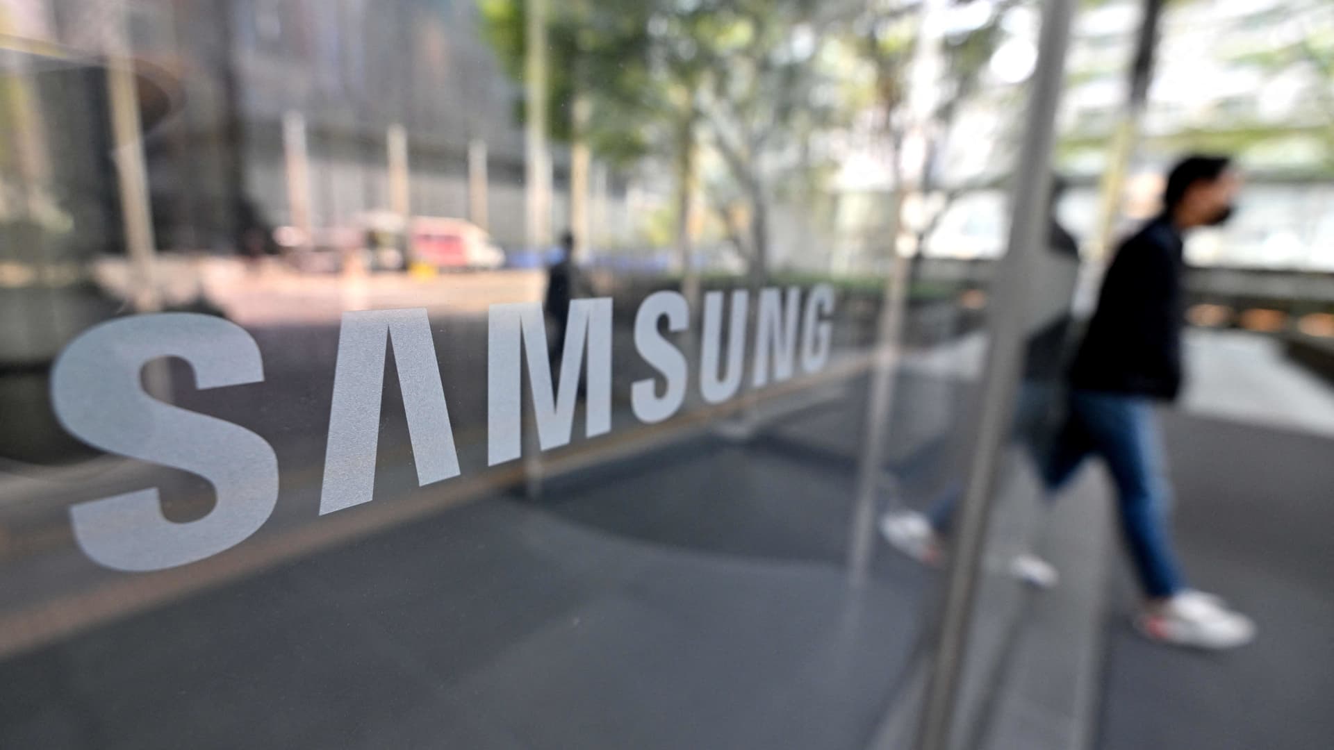 Samsung to announce new phones 'powered by AI' on Jan. 17