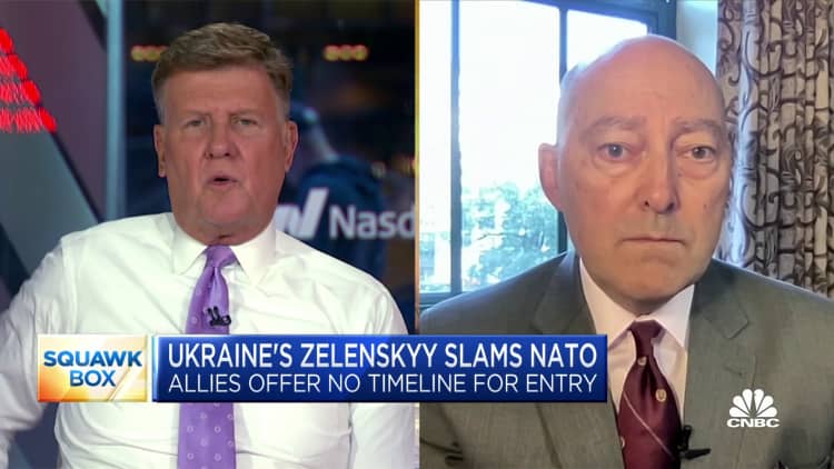 Russia and Ukraine 'burn rates' will lead to negotiations late this year, says Adm. James Stavridis
