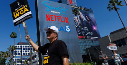 As Hollywood strikes press on, Wall Street weighs in on TV, streaming stock outlook
