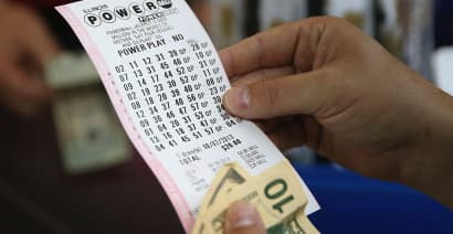Powerball jackpot hits $1.2 billion. Here's which payout is best
