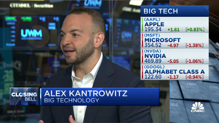 Netflix making the right moves to survive in this economy, says Big Tech's Alex Kantrowitz