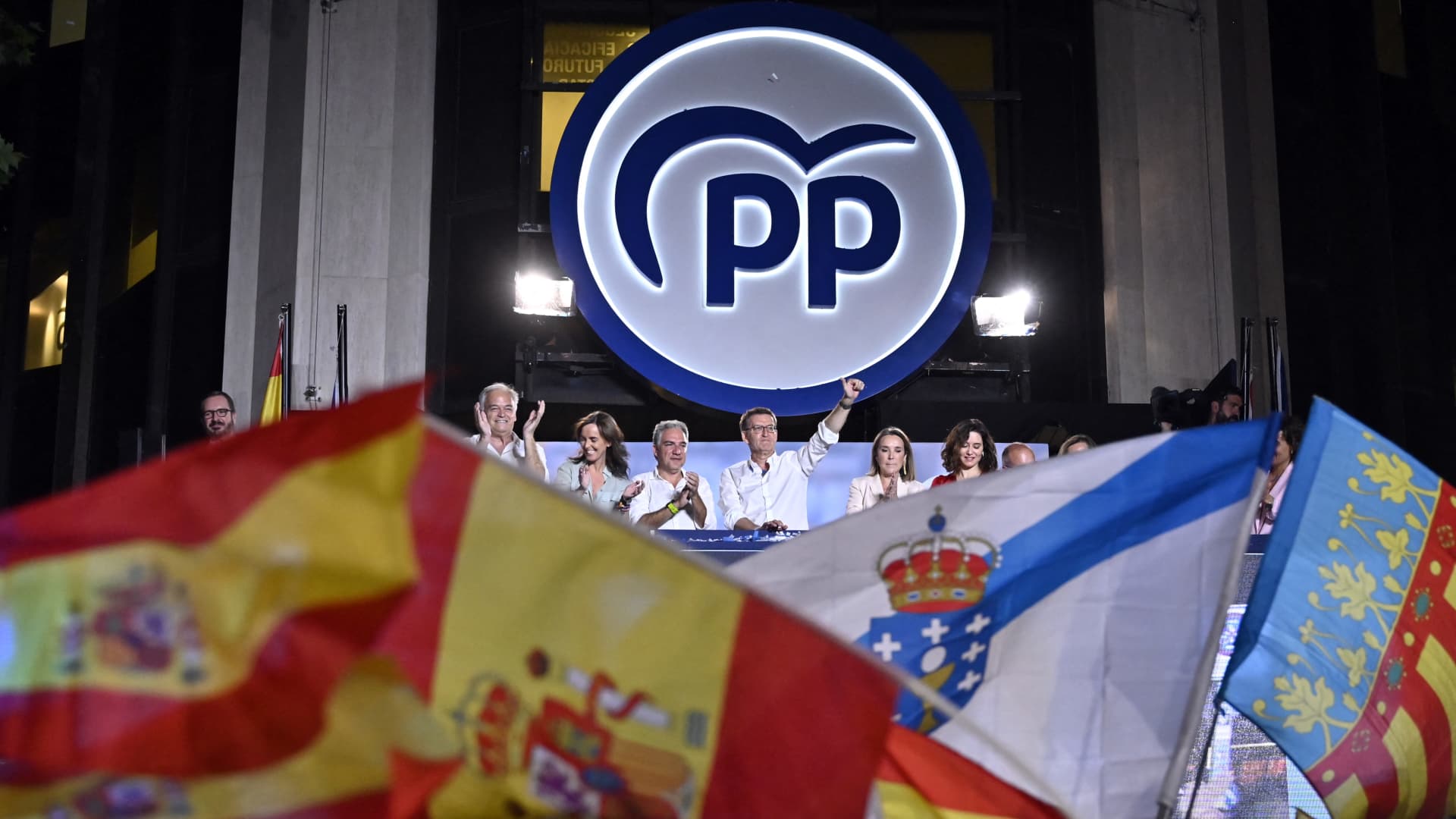 การเลือกตั้งของสเปนจบลงโดยไม่มีเสียงข้างมากอย่างชัดเจน ทำให้ประเทศตกอยู่ในสภาวะแวดล้อมทางการเมือง