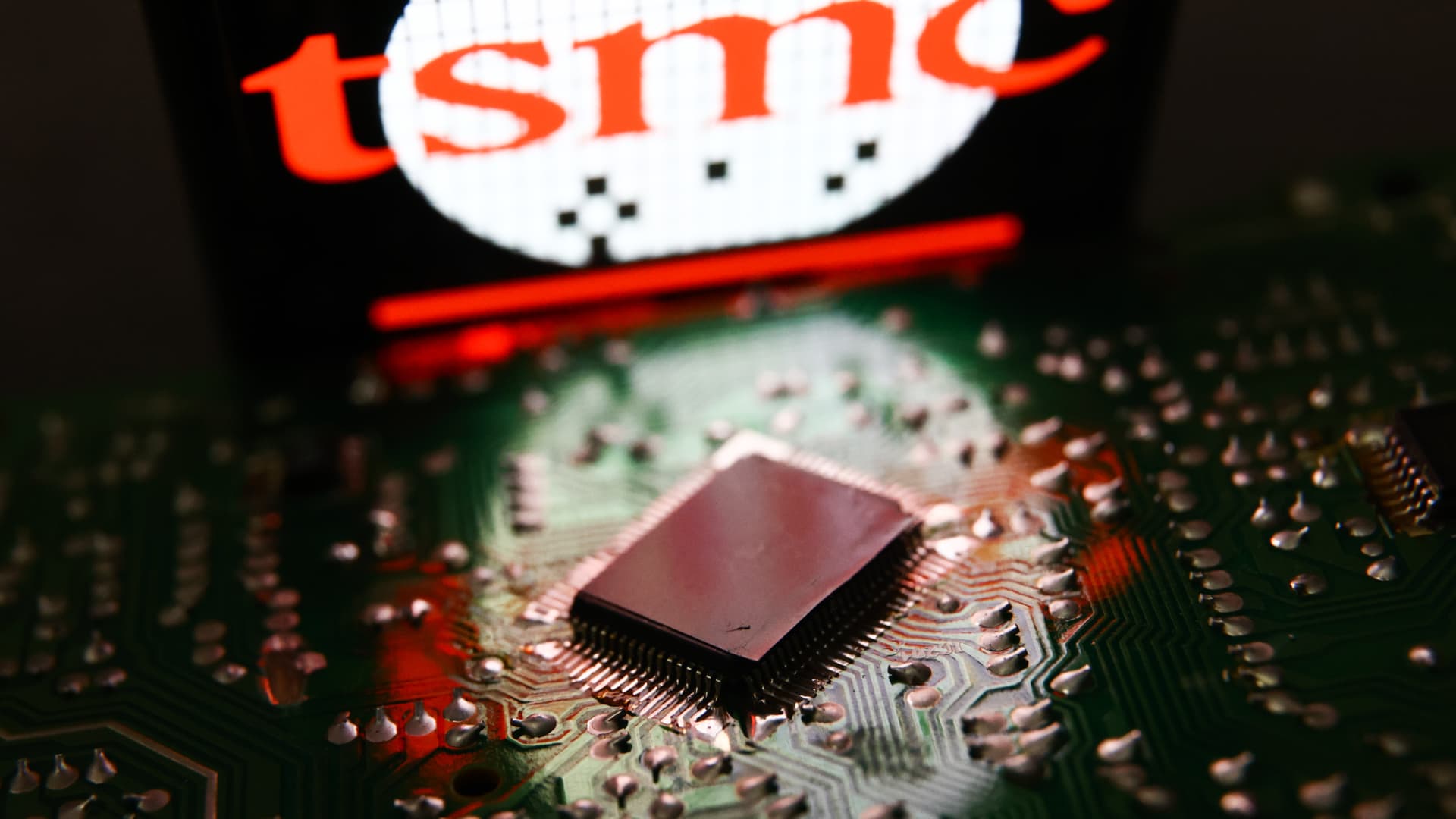 Taiwan chip giant TSMC to invest up to 0 million in Arm IPO