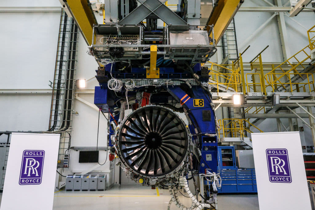 Worlds largest and smartest indoor aerospace testbed opened by RollsRoyce   Engineers Ireland
