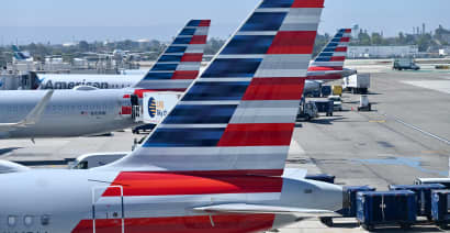 American Airlines’ hard landing on Maui sends 6 to hospital