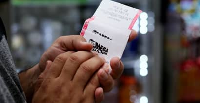 Mega Millions jackpot hits $1.55 billion. Here's which payout is best