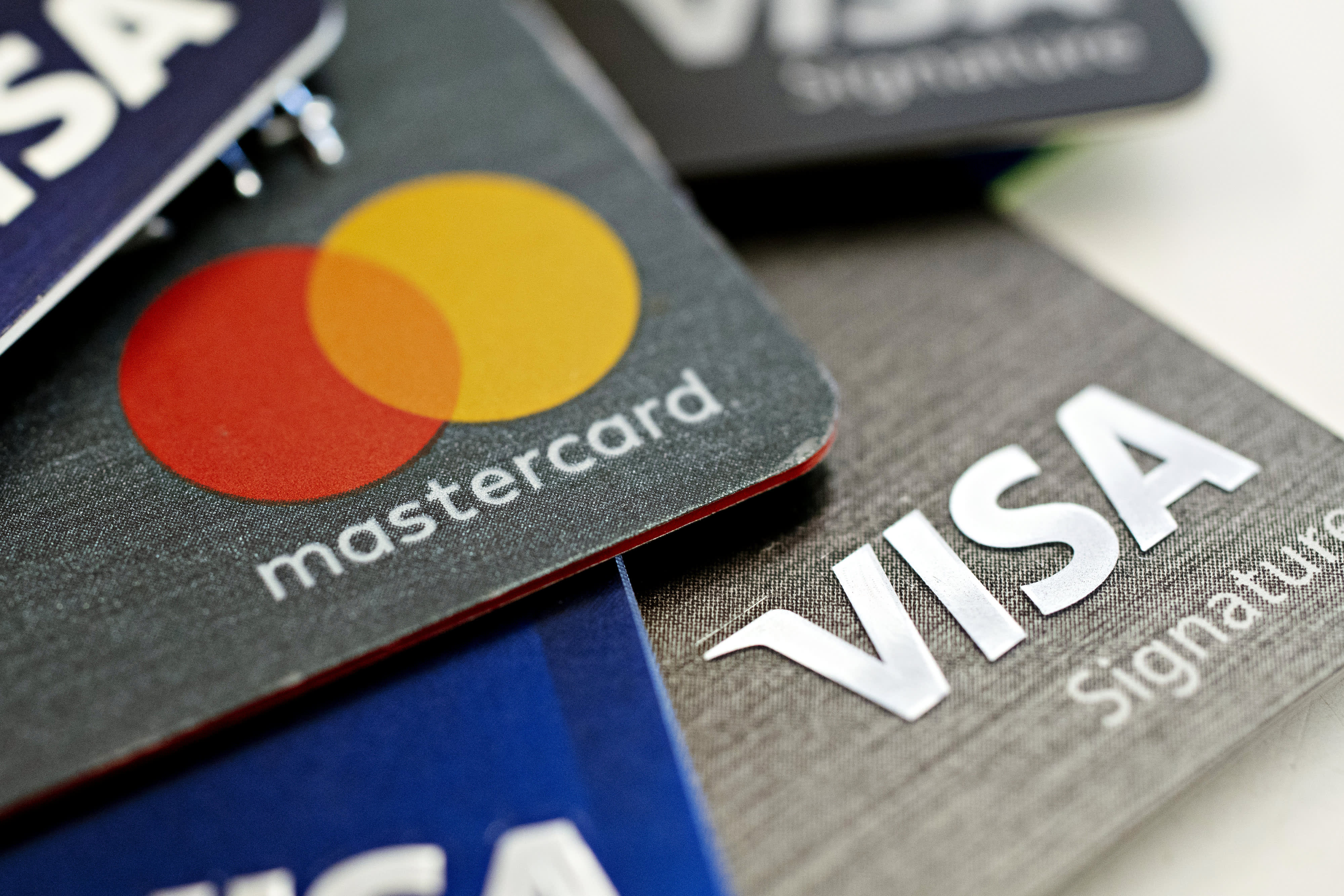 Credit card fee fight pits payment companies against retailers
