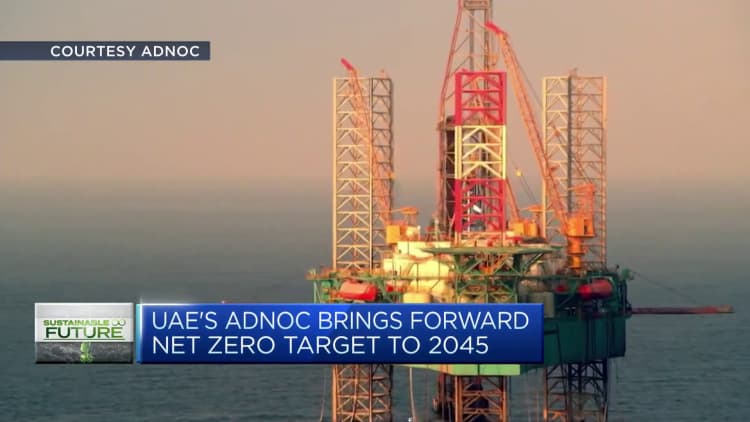 La Compañía Nacional de Petróleo de Abu Dhabi ha adelantado cinco años su objetivo de cero emisiones netas