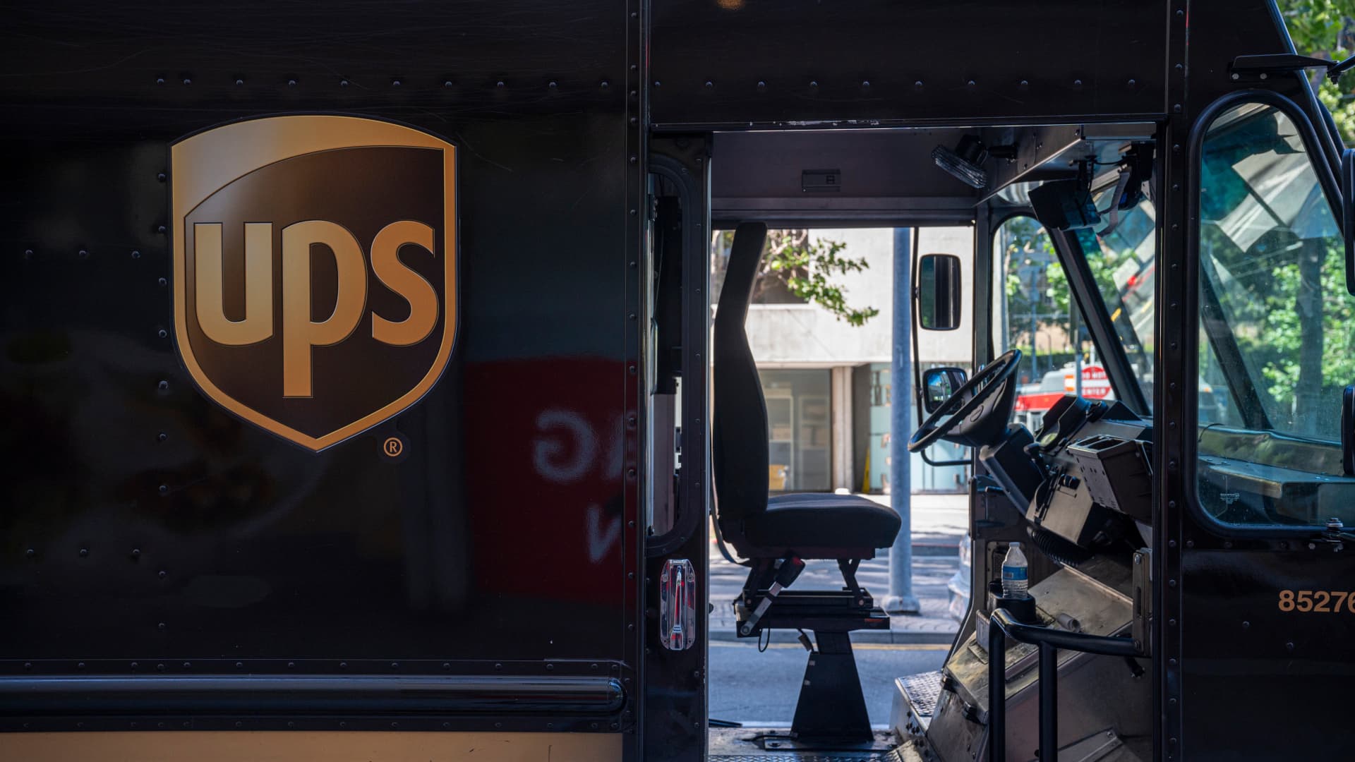 UPS reached a tentative agreement to renew a five-year labor contract with the Teamsters ahead of a July 31, 2023 deadline, averting a costly strike.