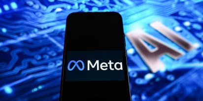 Is Meta uninvestable or a top pick? The pros weigh in