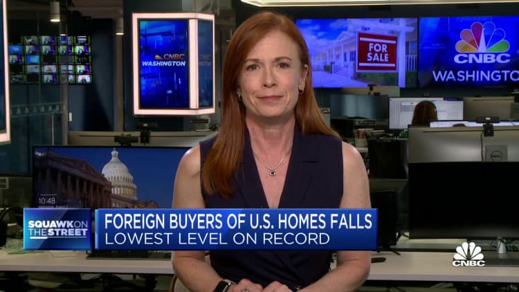 Foreign buyers of U.S. homes fall to lowest level on record