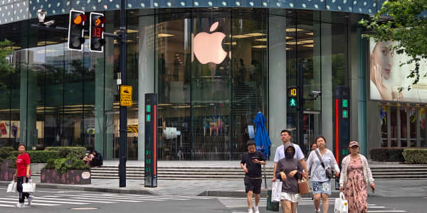It may be tough for Apple to outperform from here, says top tech analyst
