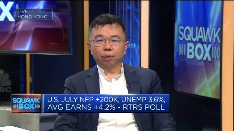 Chinese stocks could benefit as 'US is looking expensive': Strategist